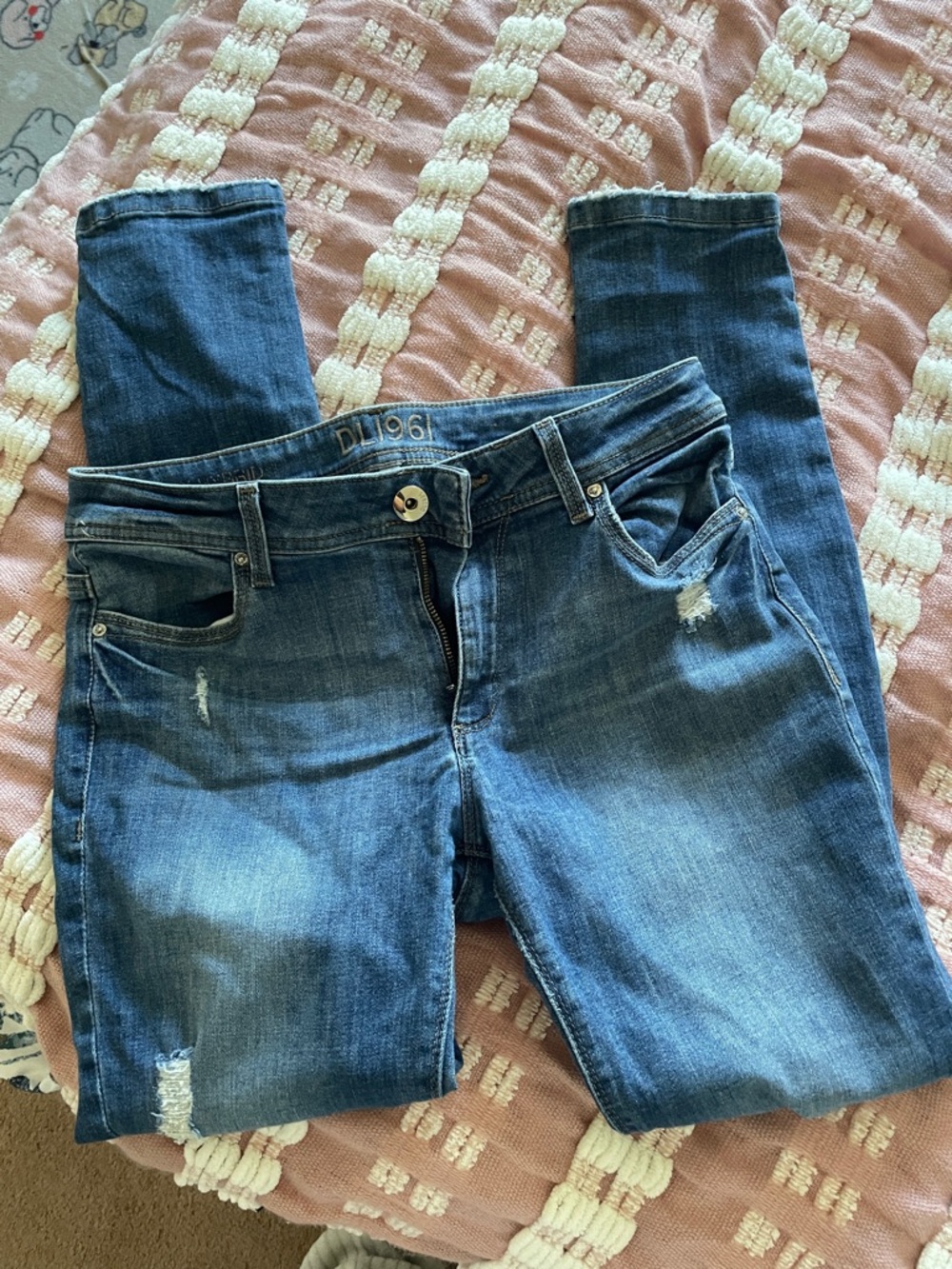DL1961 Women’s Medium Blue Skinny Distressed Jeans